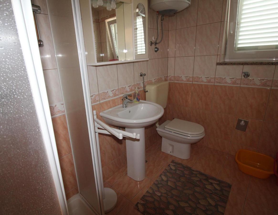 Studio Apartment Aniko Premantura Kültér fotó