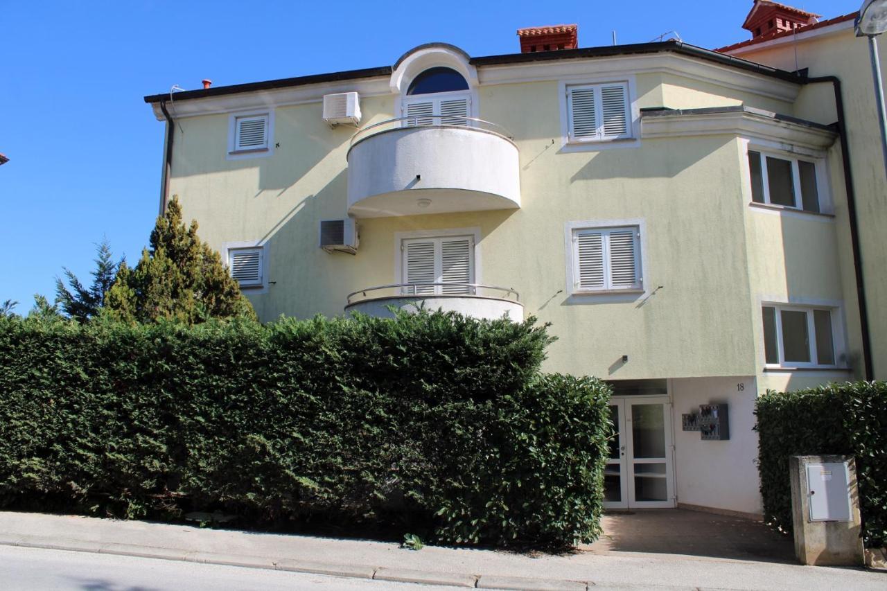 Studio Apartment Aniko Premantura Kültér fotó